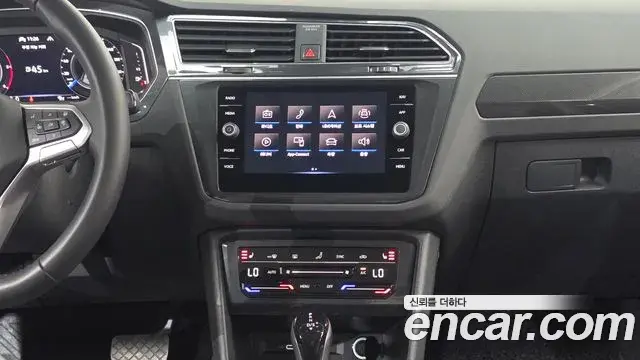 Volkswagen Tiguan 2021 — Photo 17/30