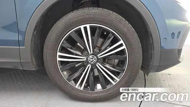 Volkswagen Tiguan 2021 — Photo 14/30
