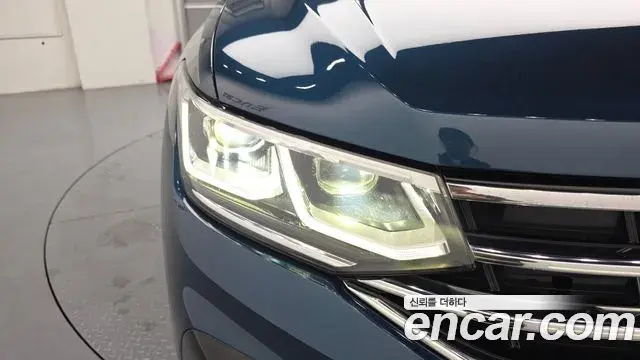 Volkswagen Tiguan 2021 — Photo 30/30