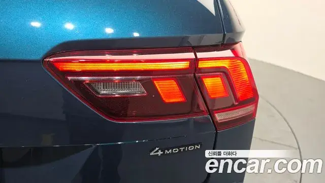 Volkswagen Tiguan 2021 — Photo 27/30