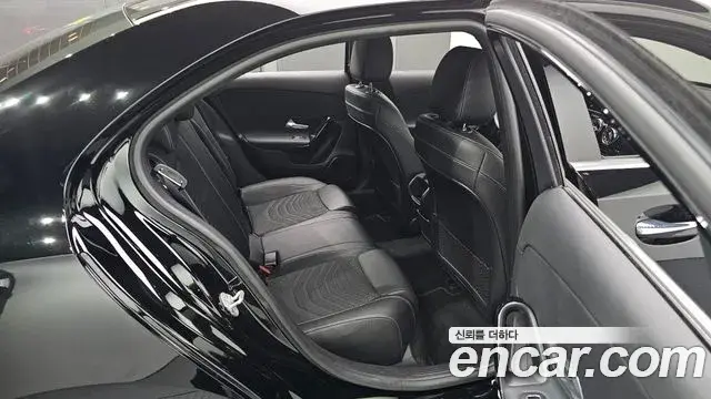 Mercedes-Benz A-Class 2020 — Şəkil 19/31