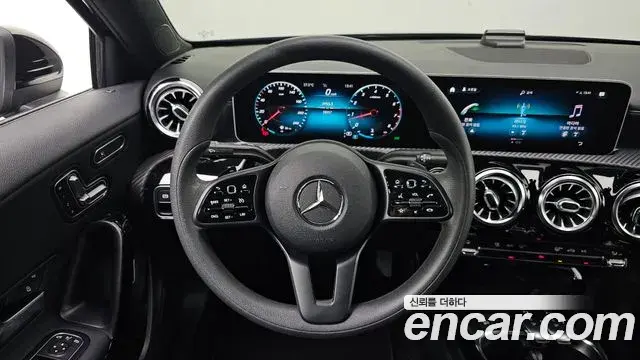 Mercedes-Benz A-Class 2020 — Şəkil 25/31