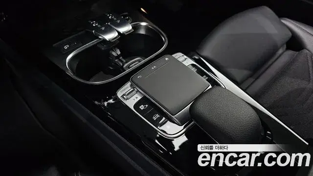 Mercedes-Benz A-Class 2020 — Şəkil 23/31