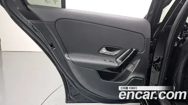 Mercedes-Benz A-Class 2020 — Şəkil 18/31