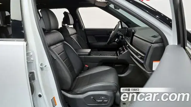 Hyundai Santa Fe 2023 — Photo 5/20
