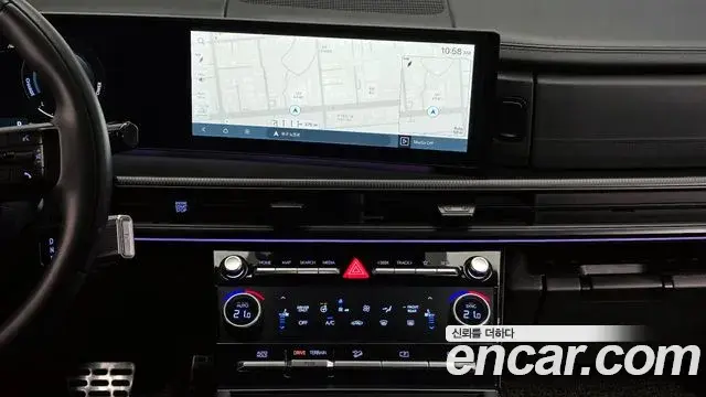 Hyundai Santa Fe 2023 — Photo 6/20