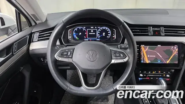 Volkswagen Passat GT 2022 — Photo 3/31