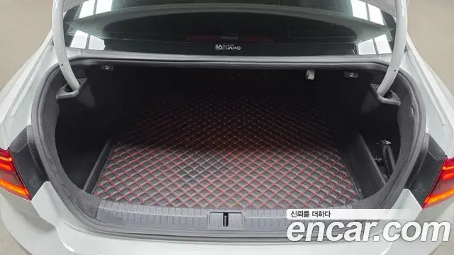 Volkswagen Passat GT 2022 — Photo 29/31
