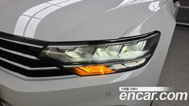 Volkswagen Passat GT 2022 — Photo 15/31