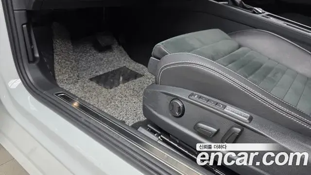 Volkswagen Passat GT 2022 — Photo 20/31