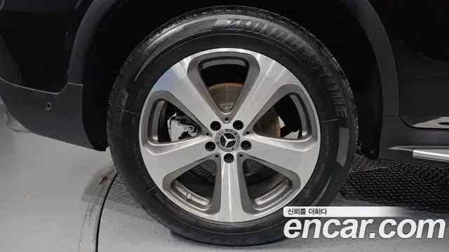 Mercedes-Benz GLC-Class 2019 — Şəkil 9/35