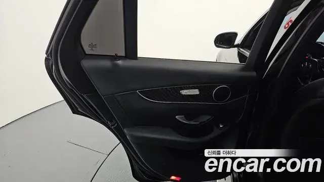Mercedes-Benz GLC-Class 2019 — Şəkil 17/35