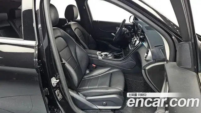 Mercedes-Benz GLC-Class 2019 — Şəkil 11/35