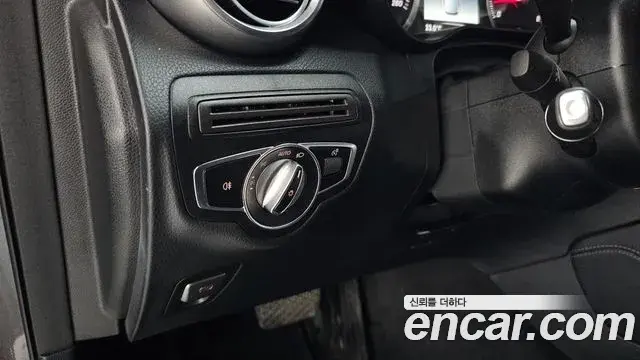Mercedes-Benz GLC-Class 2019 — Şəkil 13/35