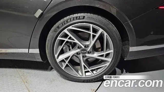 Genesis G90 2022 — Şəkil 8/30