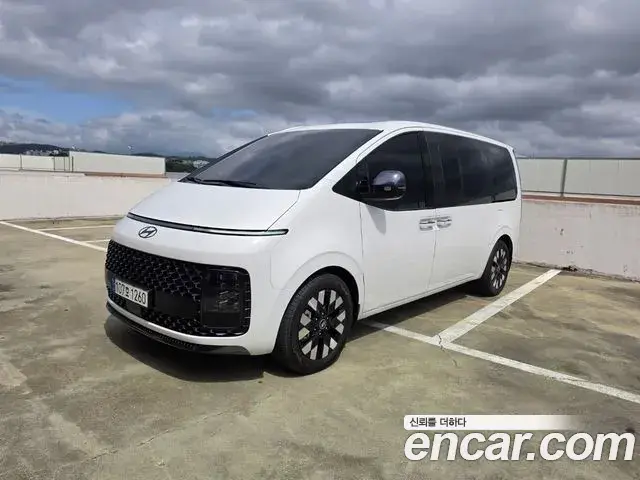 Hyundai Staria 2025 — ფოტო 4/19