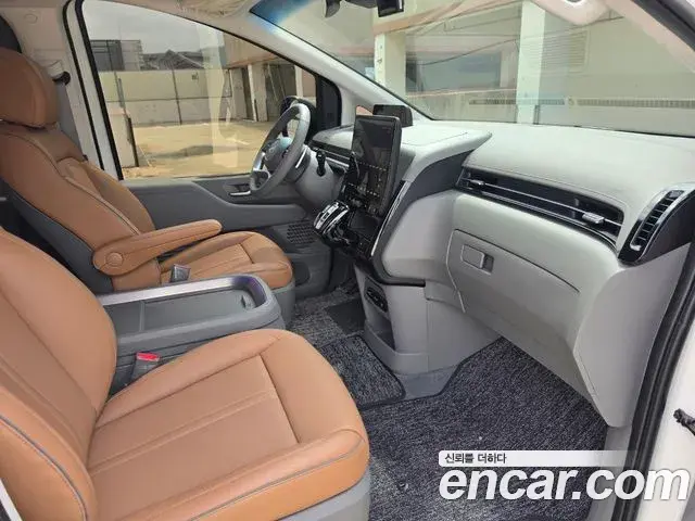 Hyundai Staria 2025 — ფოტო 11/19