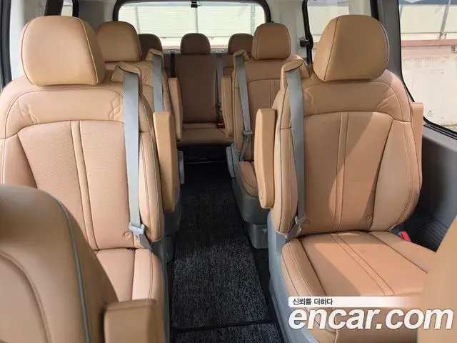 Hyundai Staria 2025 — ფოტო 8/19