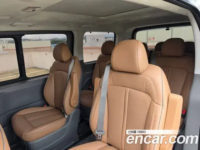 Hyundai Staria 2025 — ფოტო 5/19