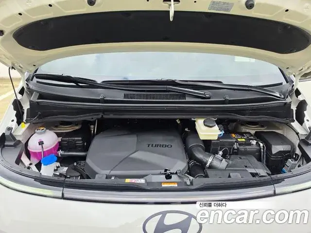 Hyundai Staria 2025 — ფოტო 9/19