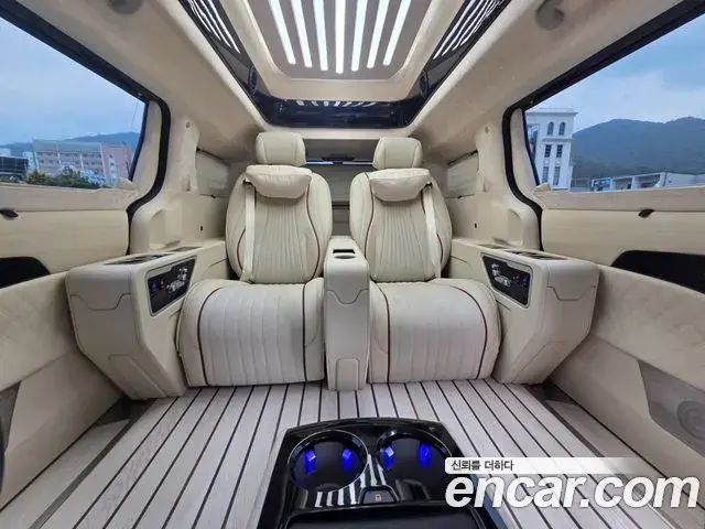 Kia Carnival 2024 — ფოტო 13/20