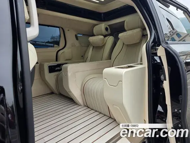 Kia Carnival 2024 — ფოტო 17/20