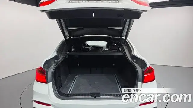 BMW X4 2018 — Şəkil 10/20
