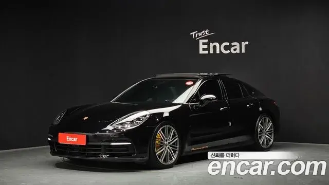 Porsche Panamera 2018 — ფოტო 24/33
