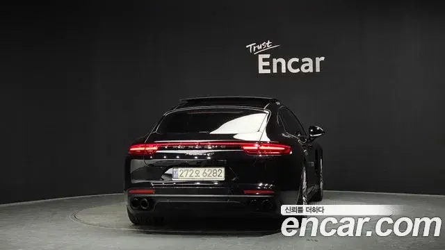Porsche Panamera 2018 — ფოტო 21/33