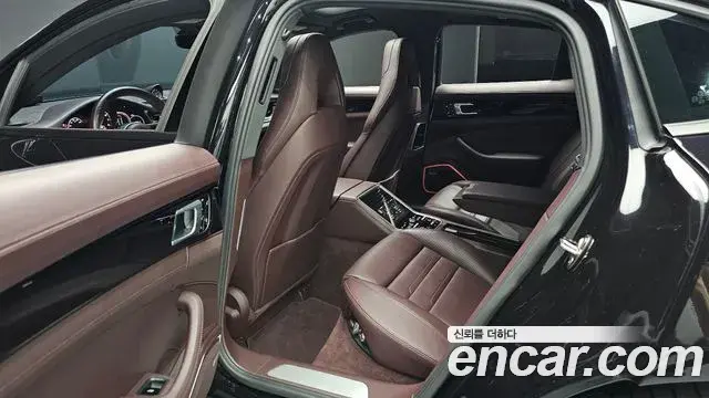 Porsche Panamera 2018 — ფოტო 33/33