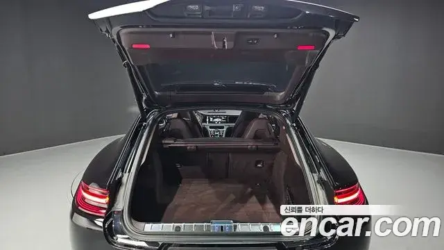 Porsche Panamera 2018 — ფოტო 9/33