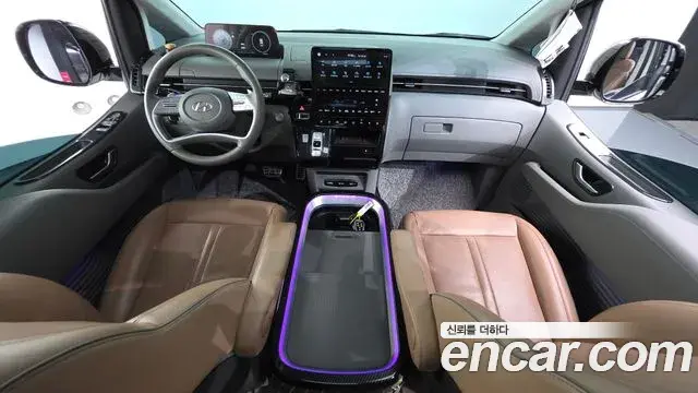 Hyundai Staria 2023 — Photo 21/36