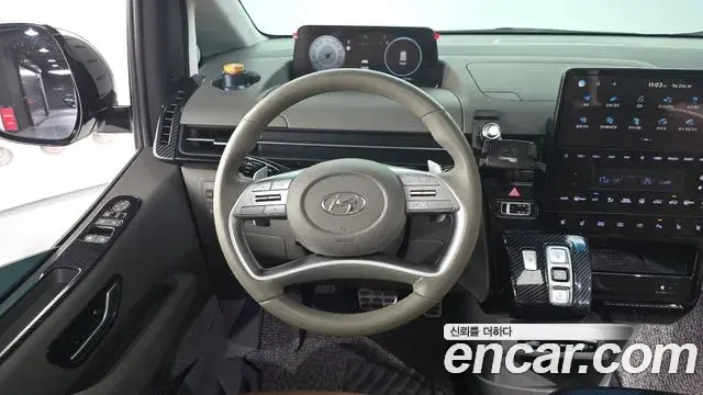 Hyundai Staria 2023 — Photo 14/36