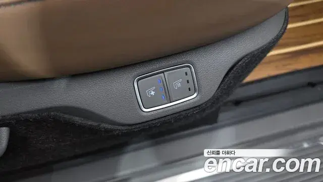 Hyundai Staria 2023 — Photo 19/36