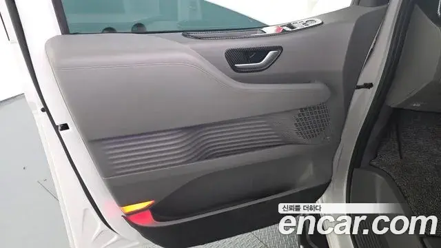 Hyundai Staria 2023 — Photo 36/36
