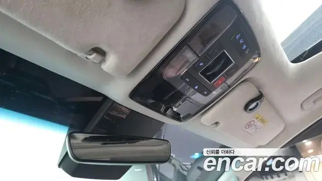 Hyundai Staria 2023 — Photo 28/36