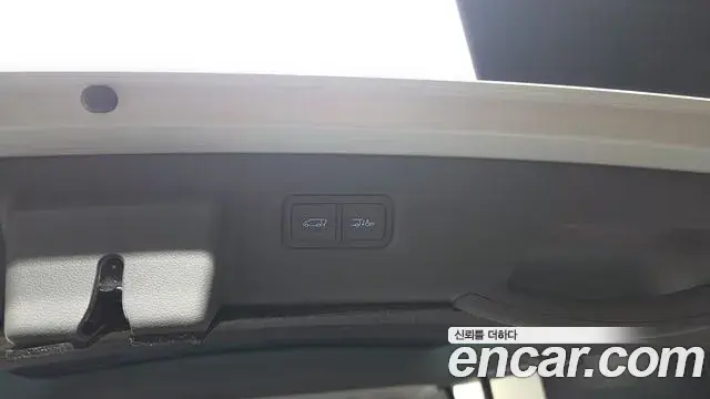 Hyundai Staria 2023 — Photo 17/36