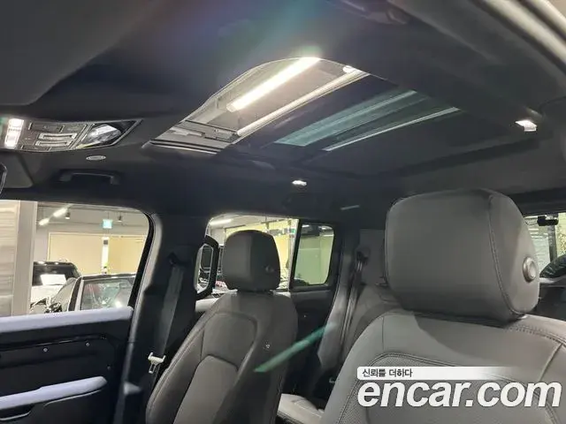 Land Rover Defender 2024 — Photo 19/19