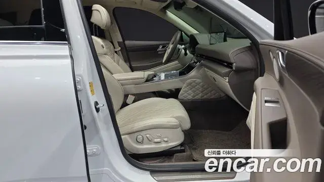 Genesis GV80 2023 — Şəkil 28/34