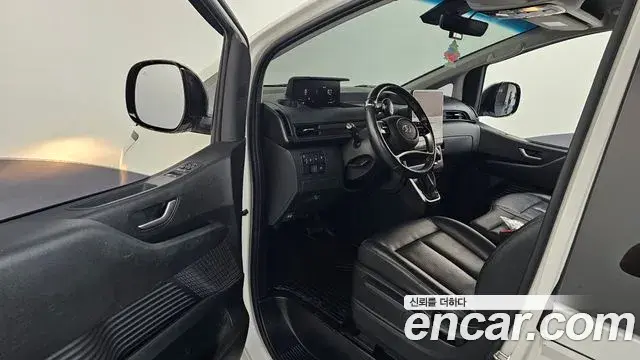 Hyundai Staria 2023 — Şəkil 9/20