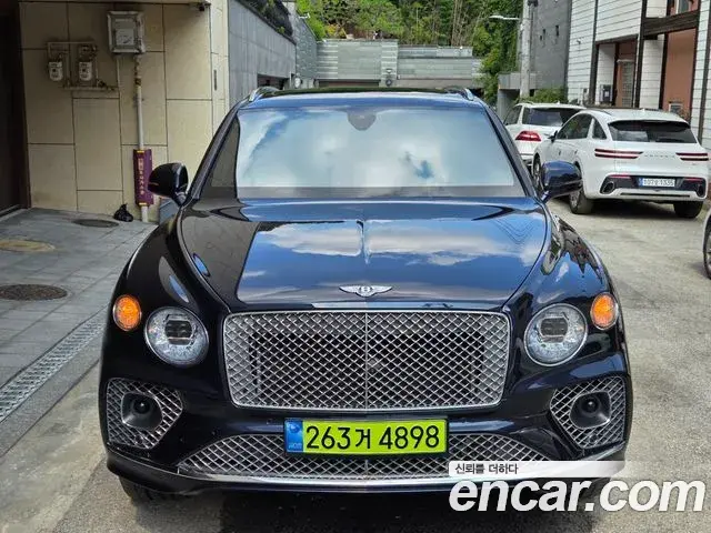 Bentley Bentayga 2021 — Photo 1/20