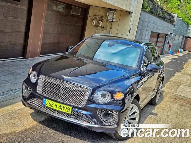 Bentley Bentayga 2021 — Photo 7/20