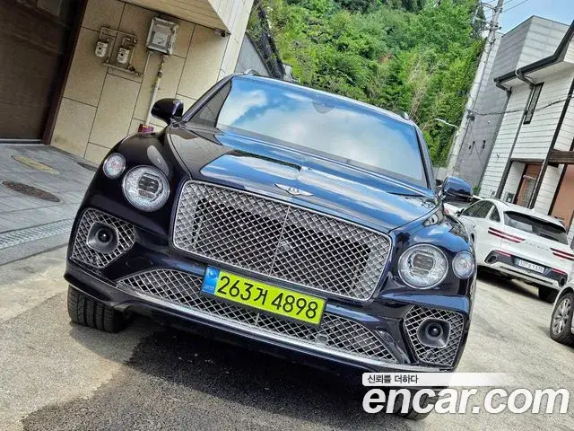 Bentley Bentayga 2021 — Photo 11/20