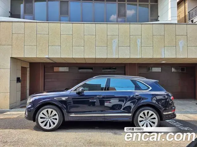 Bentley Bentayga 2021 — Photo 19/20