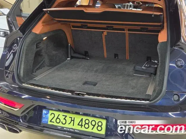 Bentley Bentayga 2021 — Photo 17/20