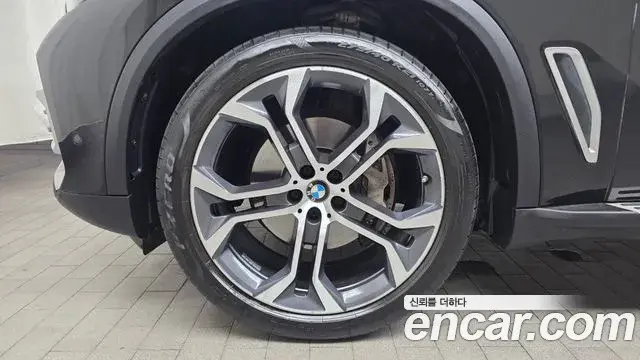 BMW X5 2022 — ფოტო 9/20