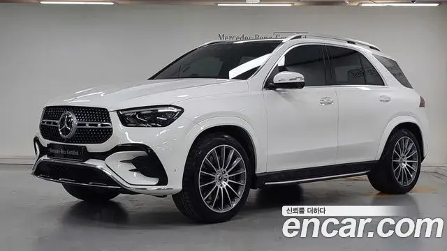 Mercedes-Benz GLE-Class 2024 — Şəkil 8/17