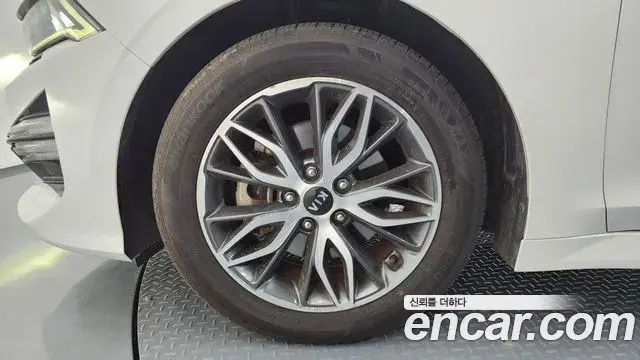 Kia K5 2020 — Şəkil 13/20
