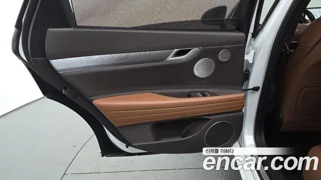 Genesis G80 2021 — Photo 18/38