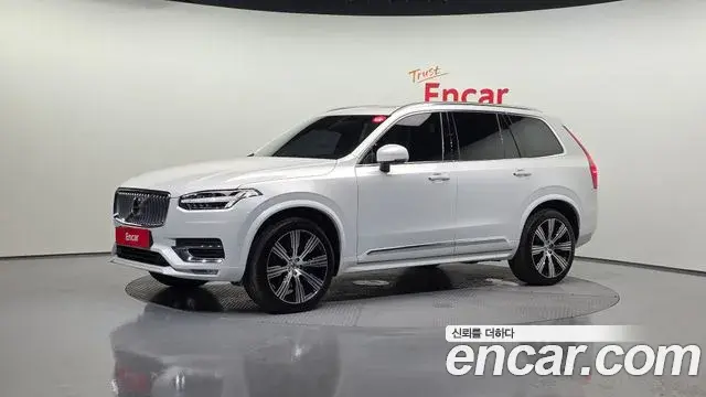 Volvo XC90 2022 — ფოტო 4/20